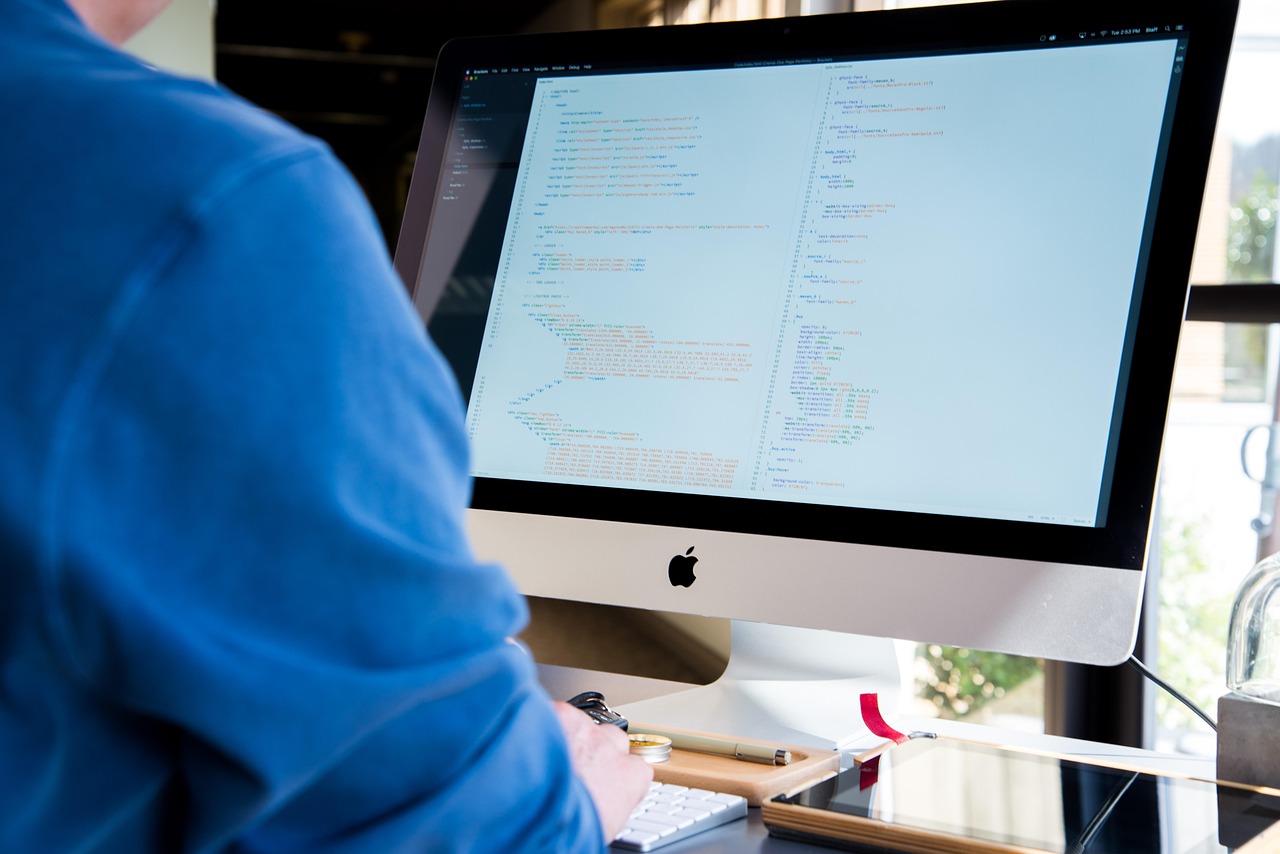 developer workspace desk imac programmer office